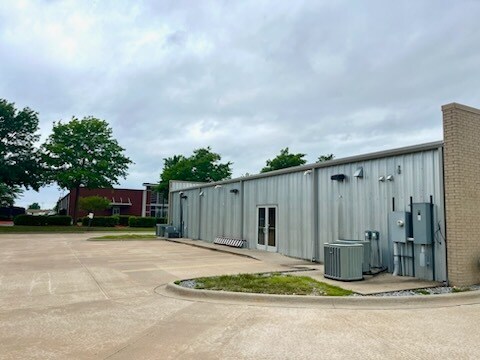 More Photos Of 3370 US-412 Hwy, Siloam Springs Freestanding For Lease