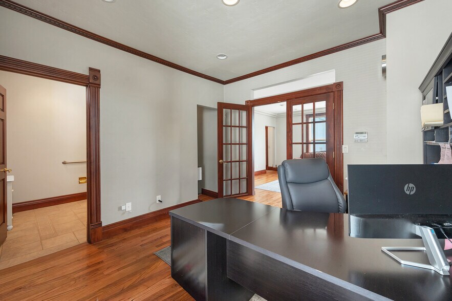 More Photos Of 125 S Quincy St, Green Bay Office For Sale