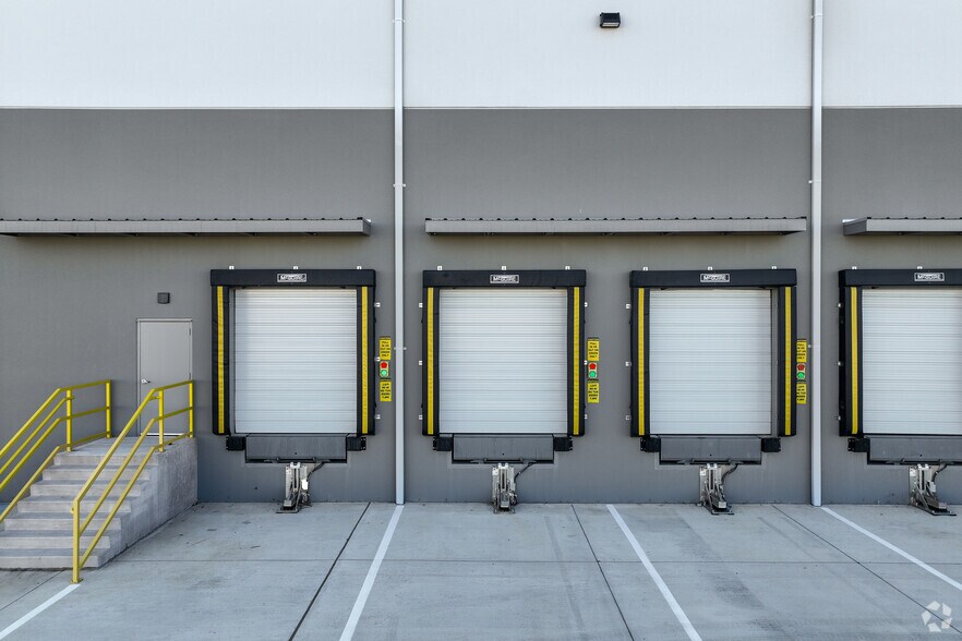 More Photos Of 901 S 2nd Ave, Mansfield Warehouse For Lease