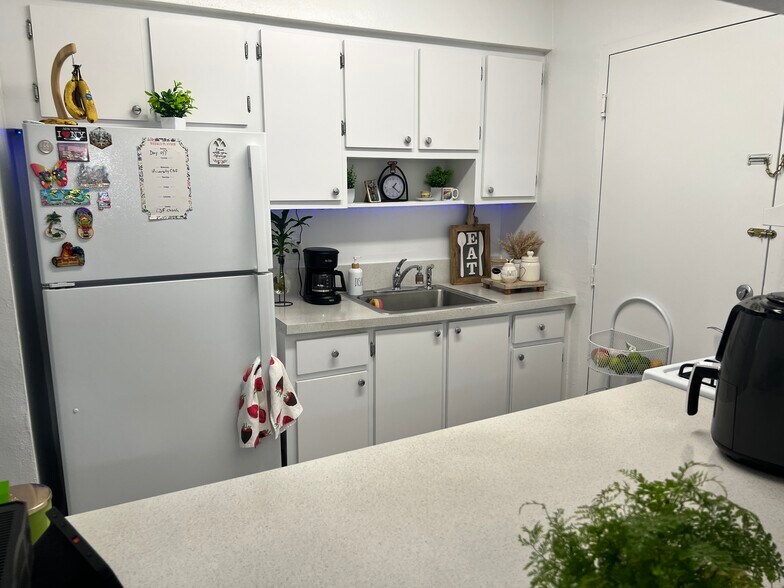 More Photos Of 15900 SW 95th Ave, Miami Apartments For Sale