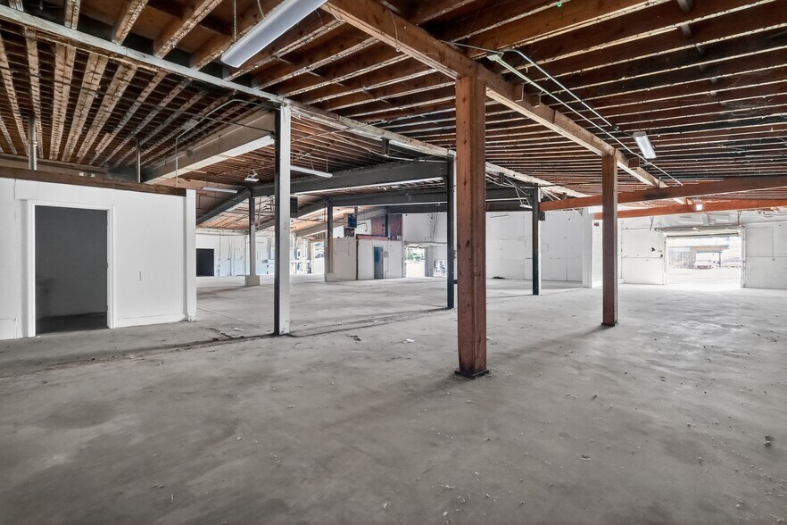 More Photos Of 806 Ramseur St, Durham Warehouse For Sale