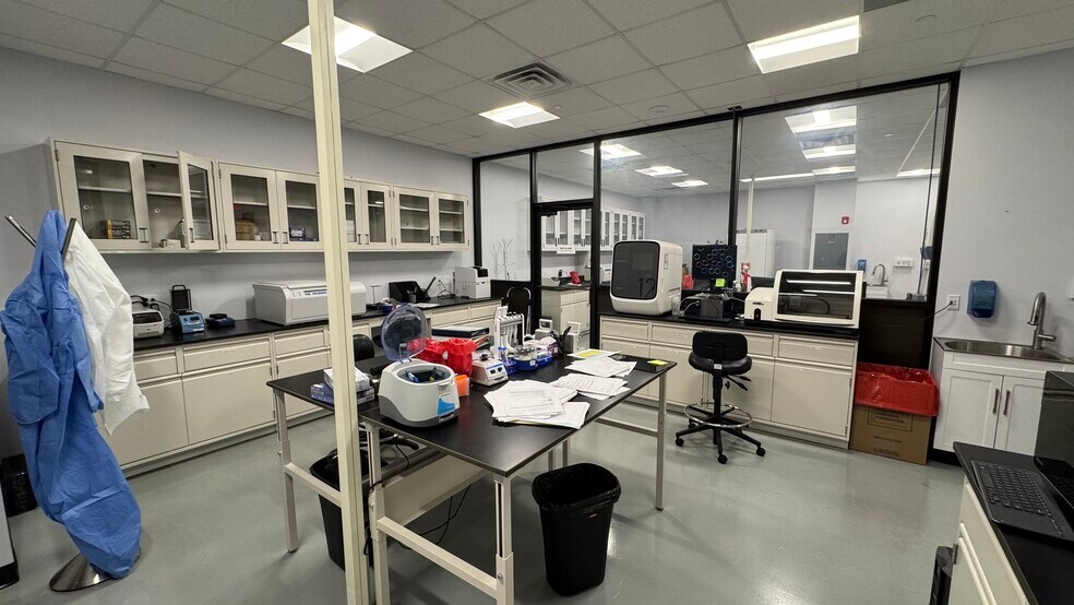 More Photos Of 2550 Brodhead Rd, Bethlehem Flex For Lease