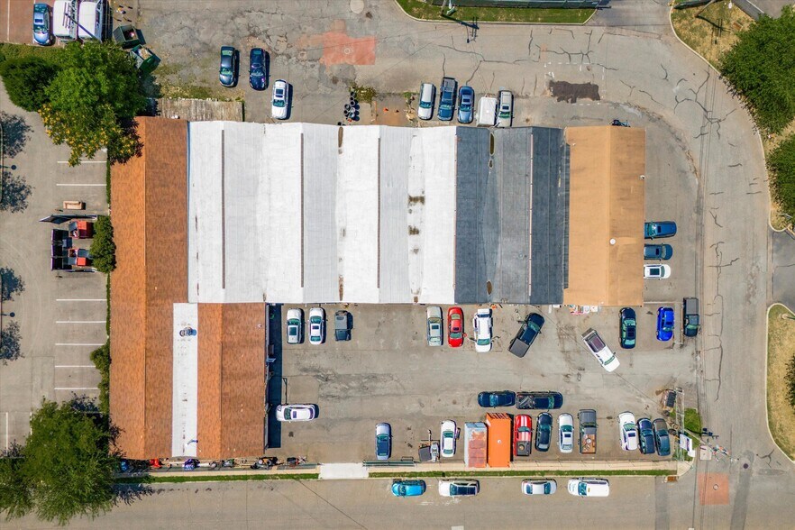 More Photos Of 100 Penn St, Lansdale Warehouse For Sale