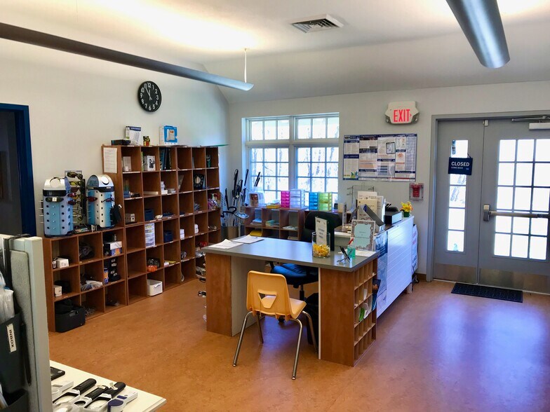 More Photos Of 2915 Newport Gap Pike, Wilmington Schools For Sale