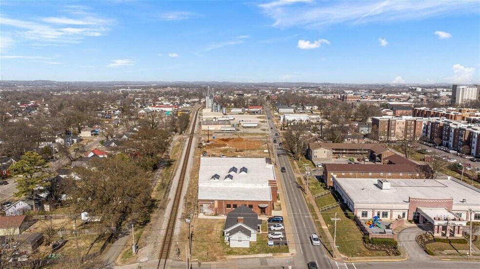 More Photos Of 1349 Adams St, Bowling Green Distribution For Lease