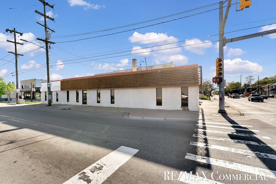 More Photos Of 2007 Eastern Ave SE, Grand Rapids Office For Sale