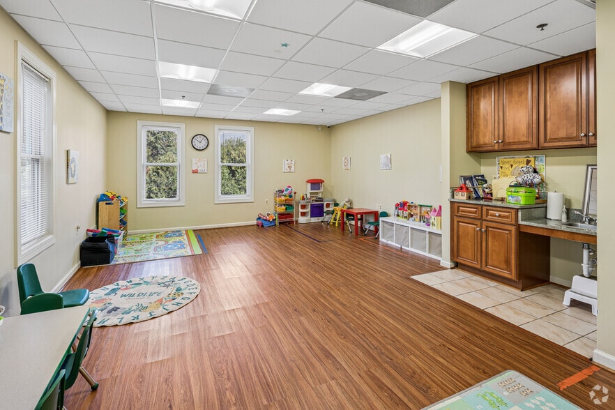 More Photos Of 3538 Moncure Ave, Falls Church Daycare Center For Sale