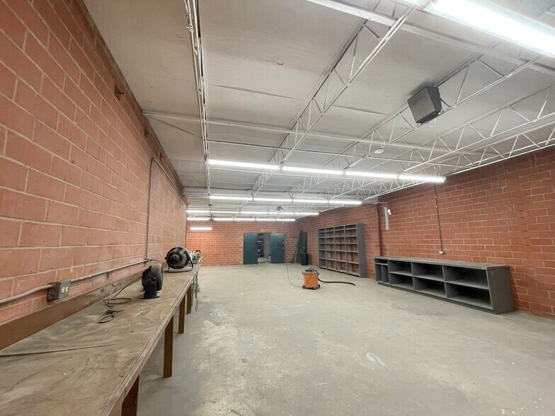 More Photos Of 1202 N Flores St, San Antonio Loft Creative Space For Sale