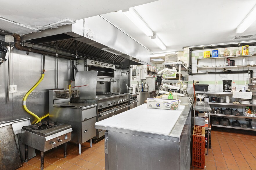 More Photos Of 358 W 23rd St, New York Multifamily For Sale