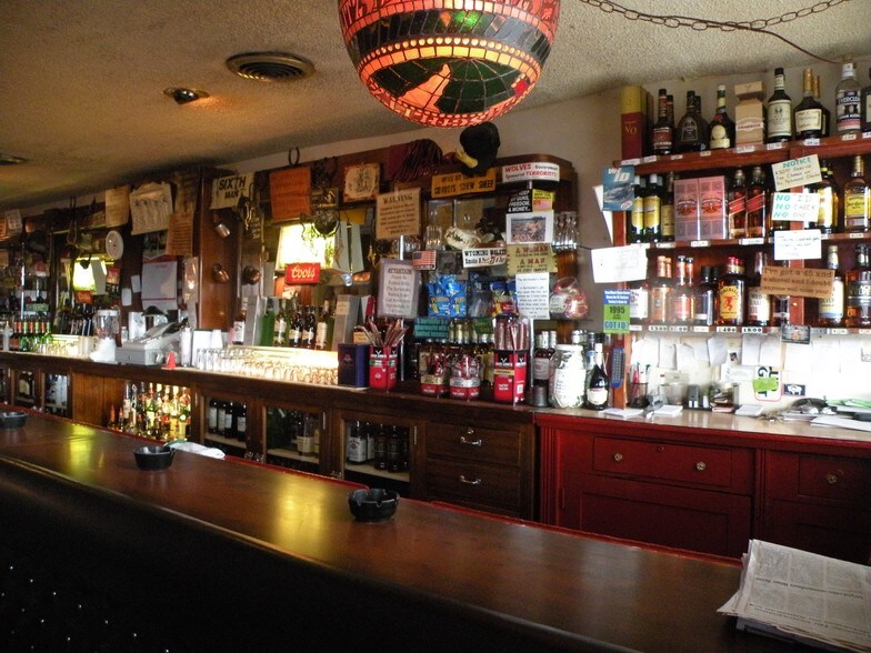 More Photos Of 712 J C Penney Dr, Kemmerer Bar For Sale