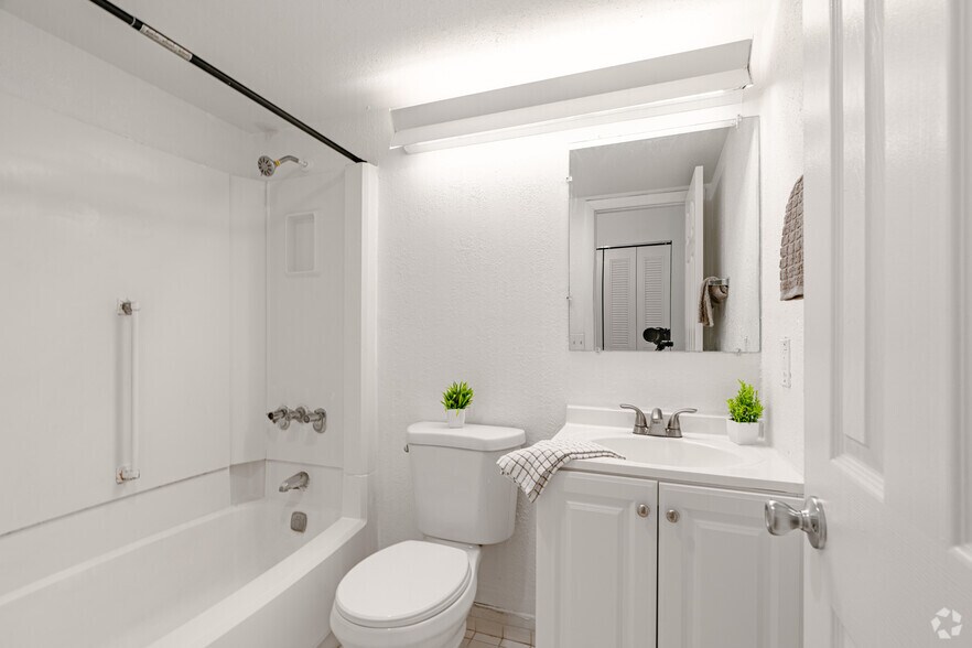 More Photos Of 3870 N Andrews Ave, Oakland Park Apartments For Sale