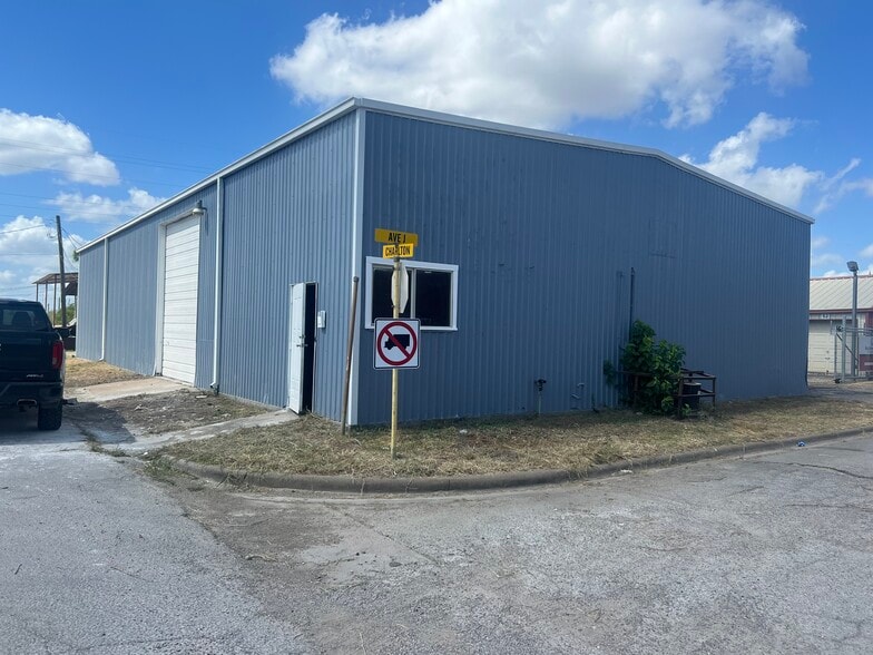 Primary Photo Of 302 Charlton St, Galena Park Warehouse For Sale