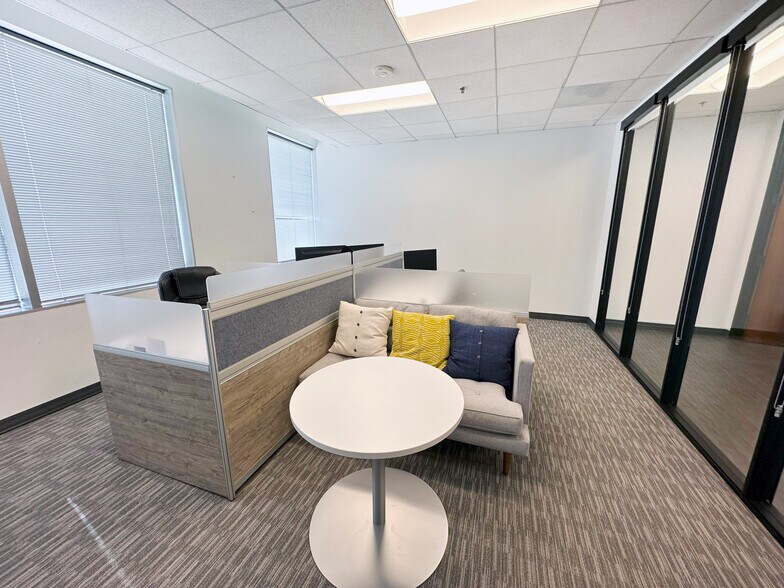 More Photos Of 1880 Century Park E, Los Angeles Office For Lease