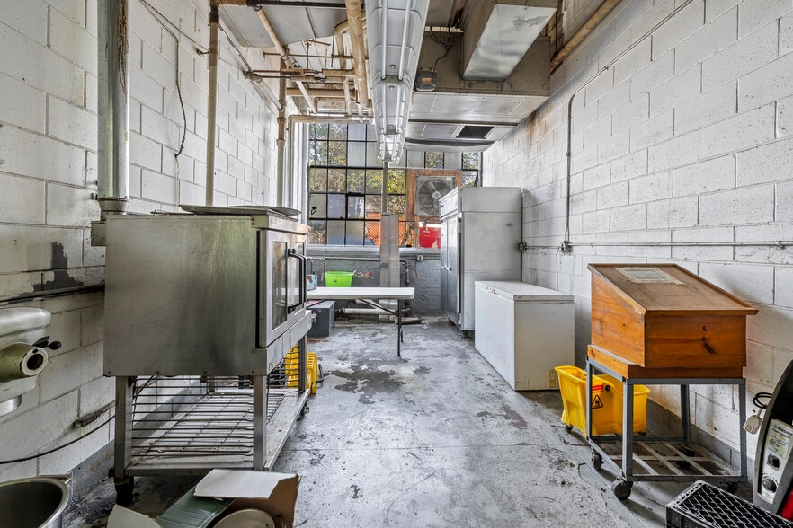 More Photos Of 281 N Main St, Brockton Flex For Sale