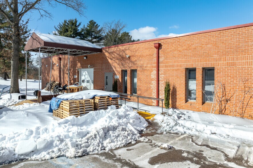 More Photos Of 8901 Herrmann Dr, Columbia Flex For Sale