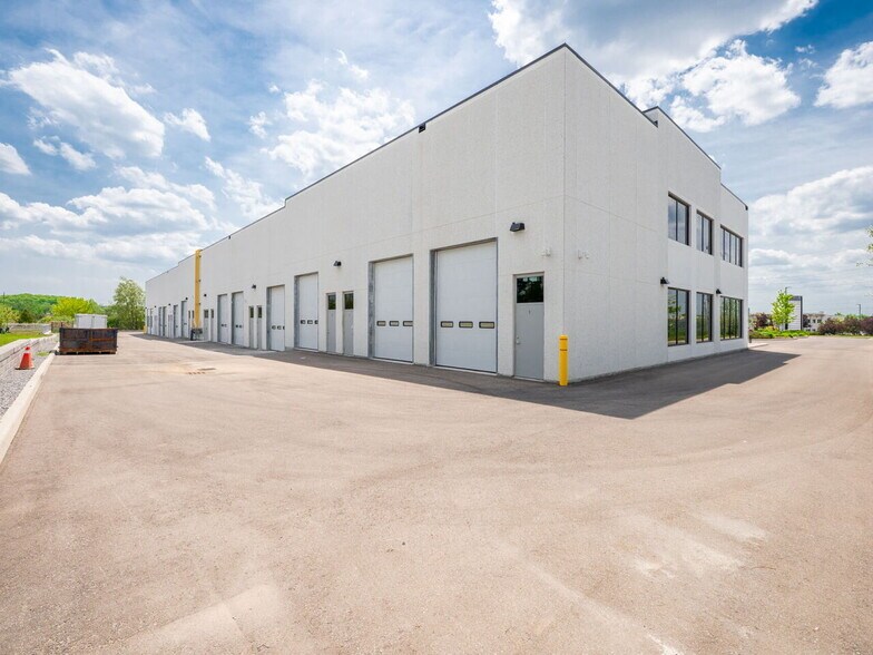 More Photos Of 465 Harry Walker Pky S, Newmarket Warehouse For Sale