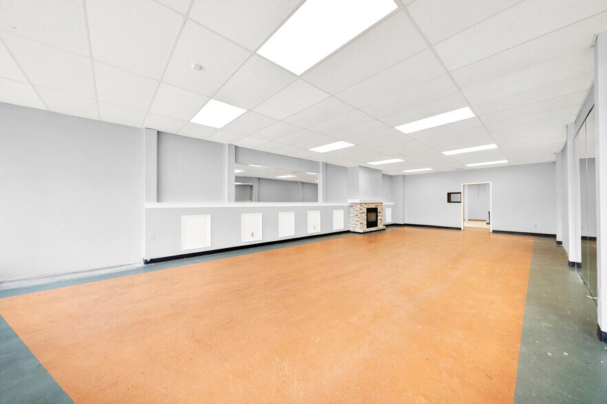 More Photos Of 2518 Clearbrook Rd, Abbotsford Apartments For Lease