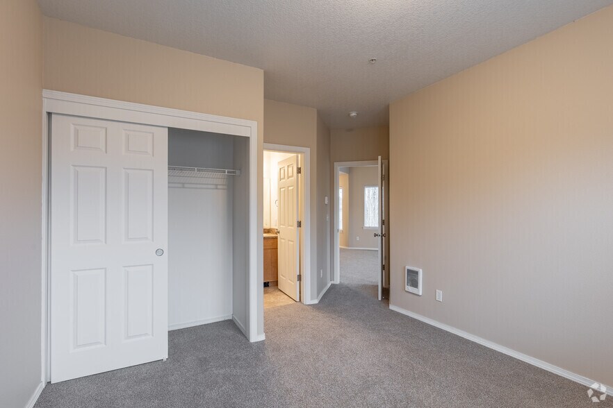 More Photos Of 188 NW 3rd St, Gresham Apartments For Lease