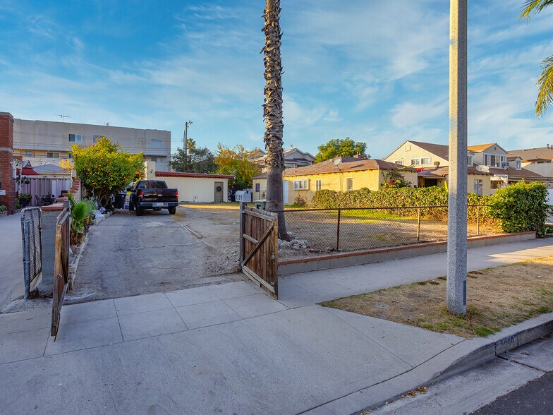 More Photos Of 2309 N Niagara St, Burbank Land For Sale