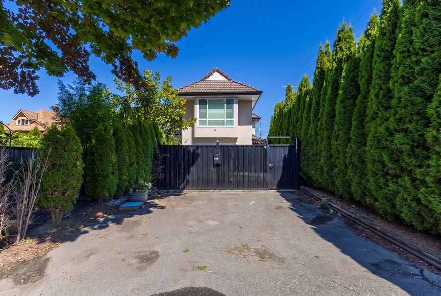 More Photos Of 2669-2675 Vanness Av, Vancouver Land For Sale
