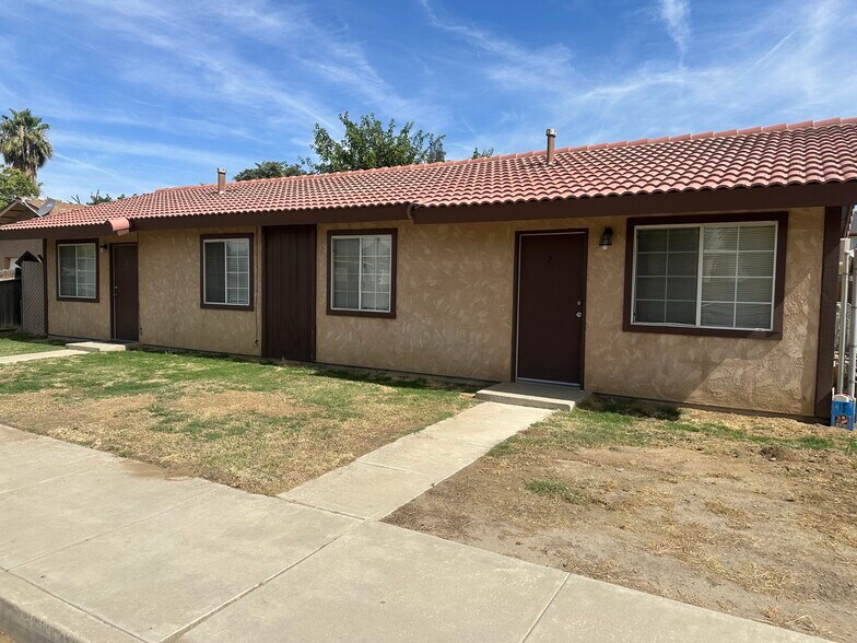 More Photos Of 12400 Main St, Lamont Apartments For Sale