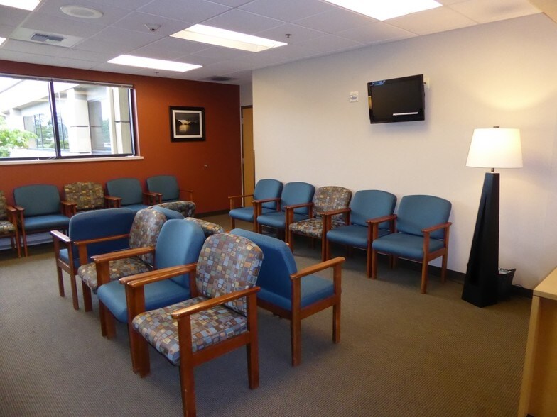More Photos Of 1500 Continental Pl, Mount Vernon Medical For Lease