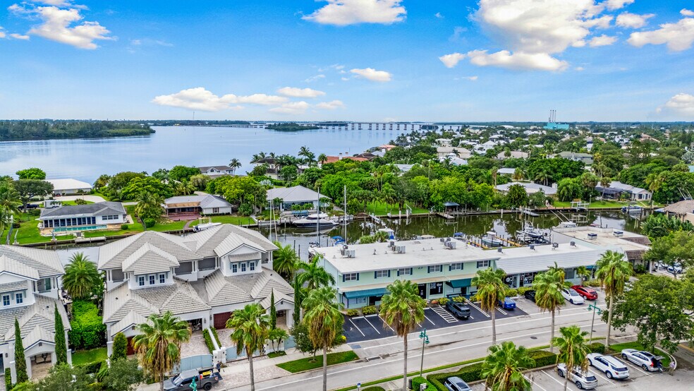 More Photos Of 23 Royal Palm Pointe, Vero Beach Restaurant For Sale