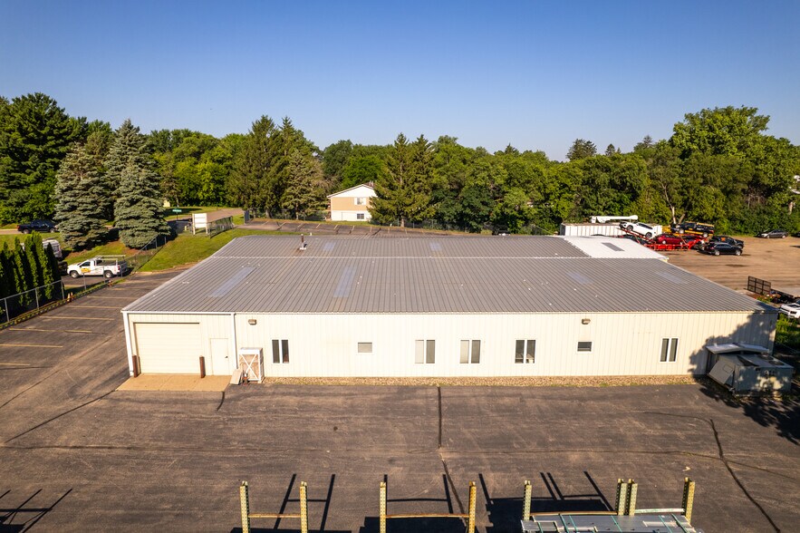 More Photos Of 5215 Gershwin Ave, Oakdale Light Distribution For Sale