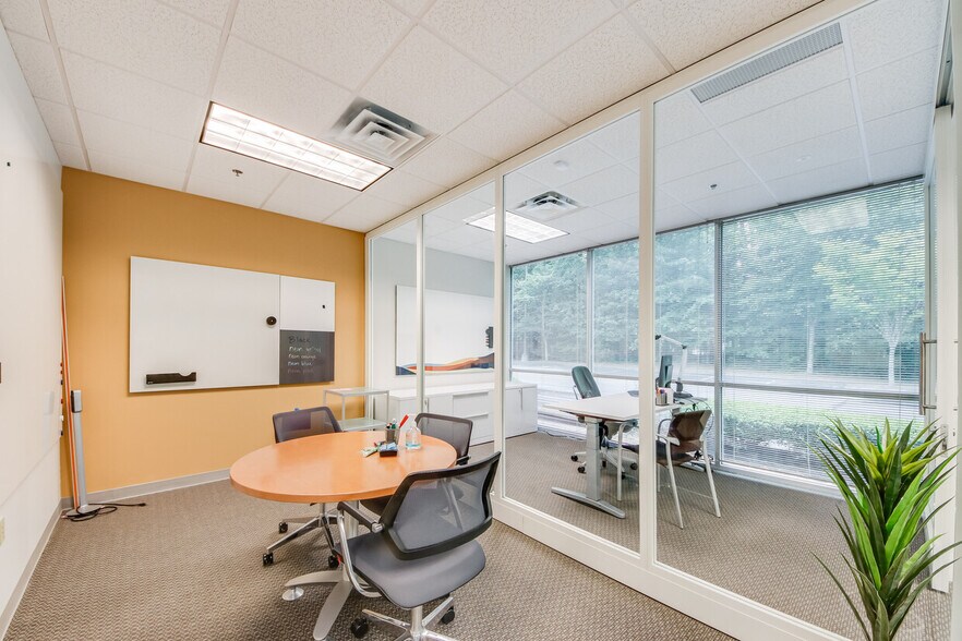 More Photos Of 10700 Abbotts Bridge Rd, Johns Creek General Retail For Lease