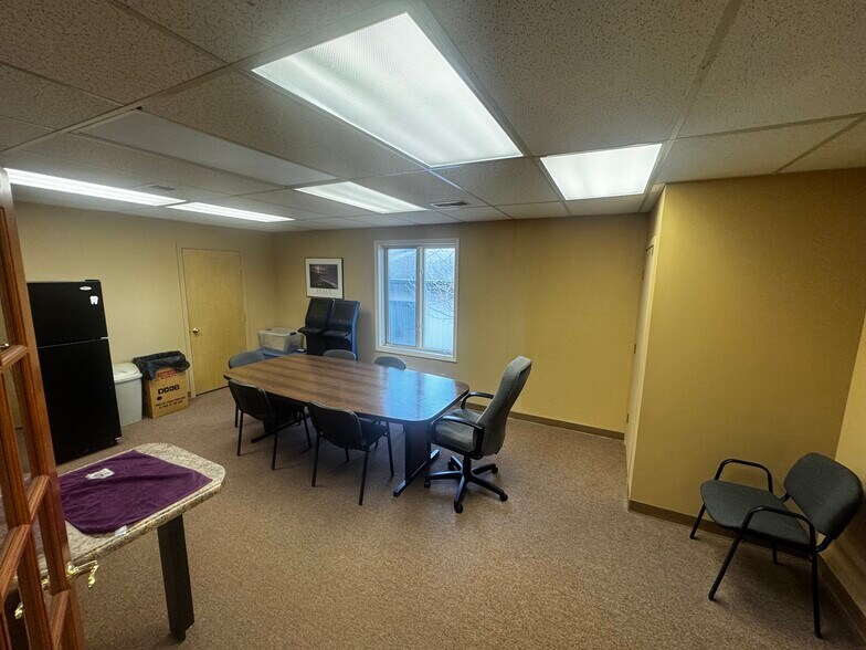More Photos Of 7445 University Blvd, Des Moines Medical For Lease
