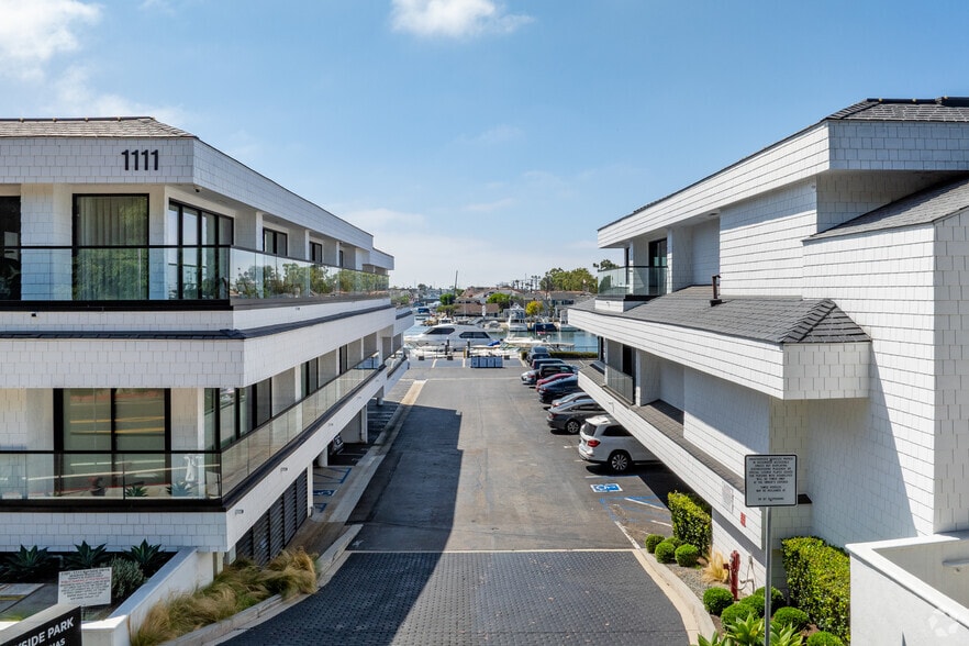 More Photos Of 1111 Bayside Dr, Corona Del Mar Office For Lease