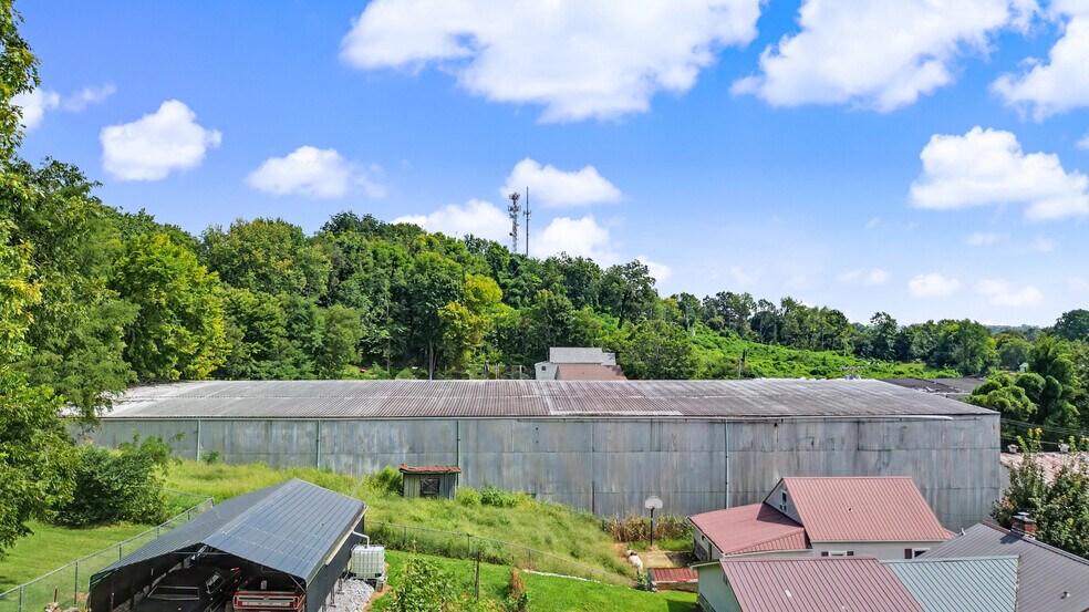 More Photos Of 237 Loretta St, Greeneville Industrial For Sale