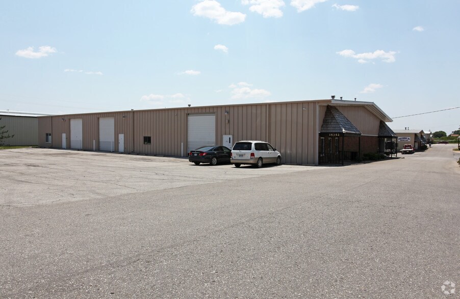 More Photos Of 15352 S Keeler St, Olathe Unknown For Lease