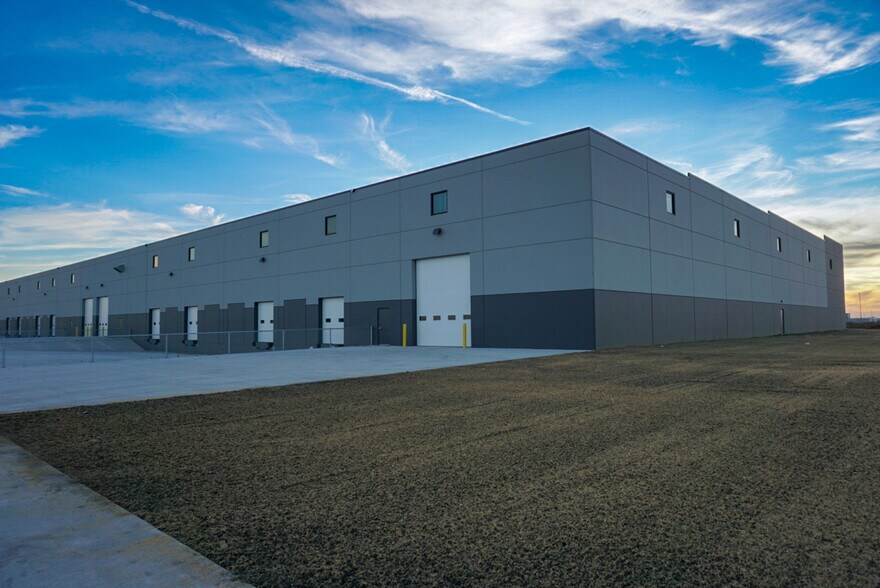 More Photos Of 2466 42nd St N, Fargo Distribution For Lease