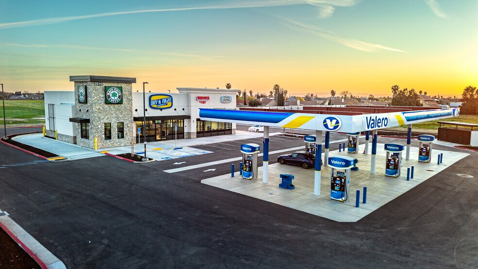 More Photos Of 2510 E Pacheco Blvd, Los Banos Service Station For Sale