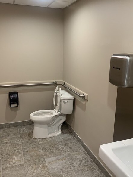 More Photos Of 300 Toll Gate Rd, Warwick Medical For Lease