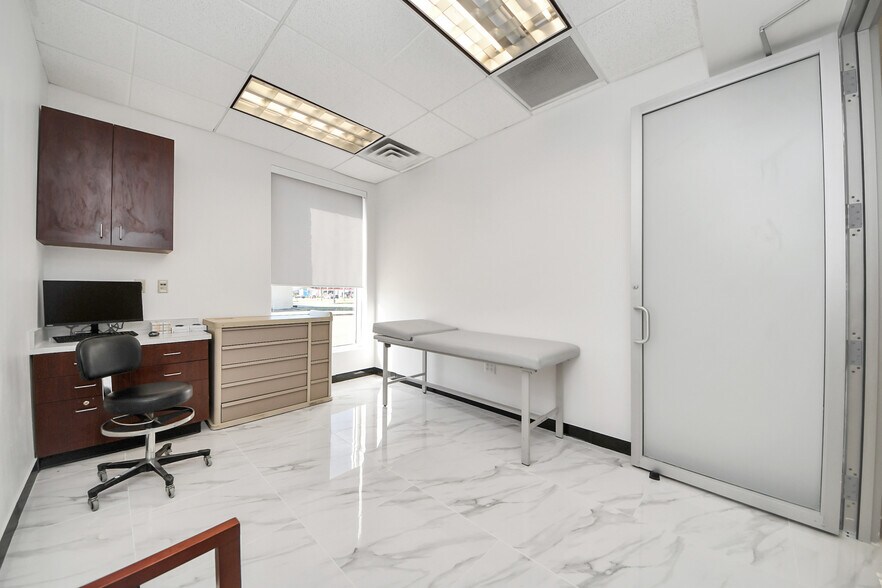 More Photos Of 7012 Barker Cypress Rd, Cypress Office For Sale