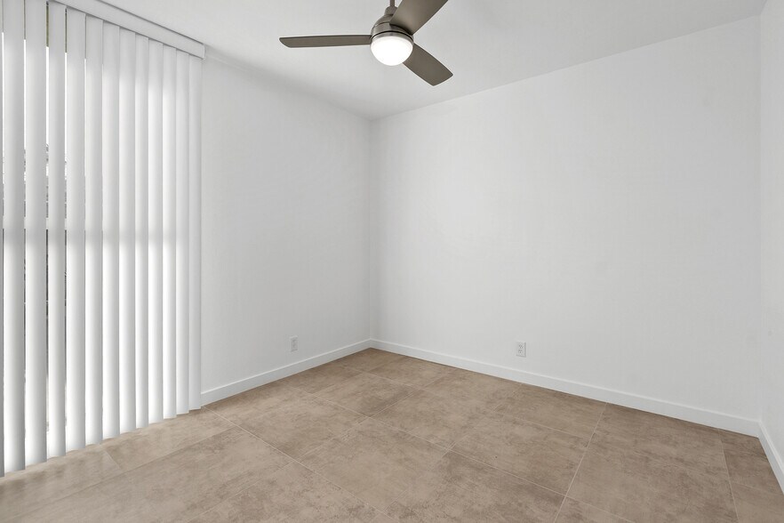 More Photos Of 1777 E Arenas Rd, Palm Springs Apartments For Sale