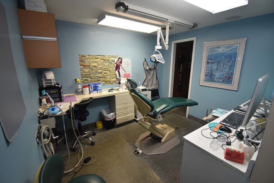 More Photos Of 800 Main St, Hellertown Office For Lease