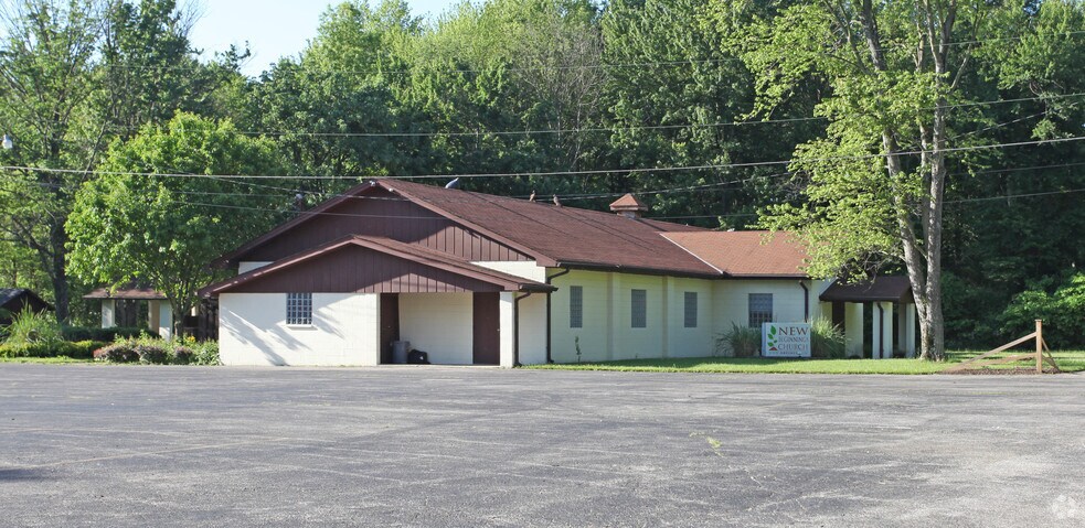 More Photos Of 1075 Ohio Pike, Cincinnati Office For Lease