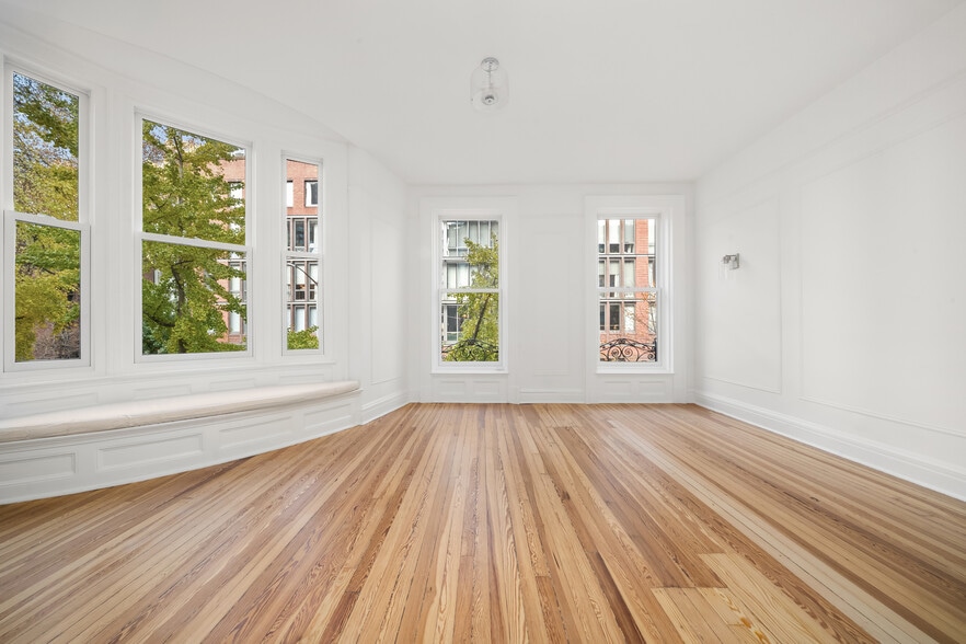 More Photos Of 402 W 20th St, New York Apartments For Sale