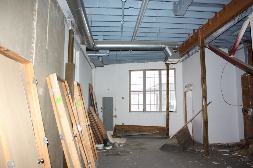 More Photos Of 1735 NW 5th St, Oklahoma City Warehouse For Sale