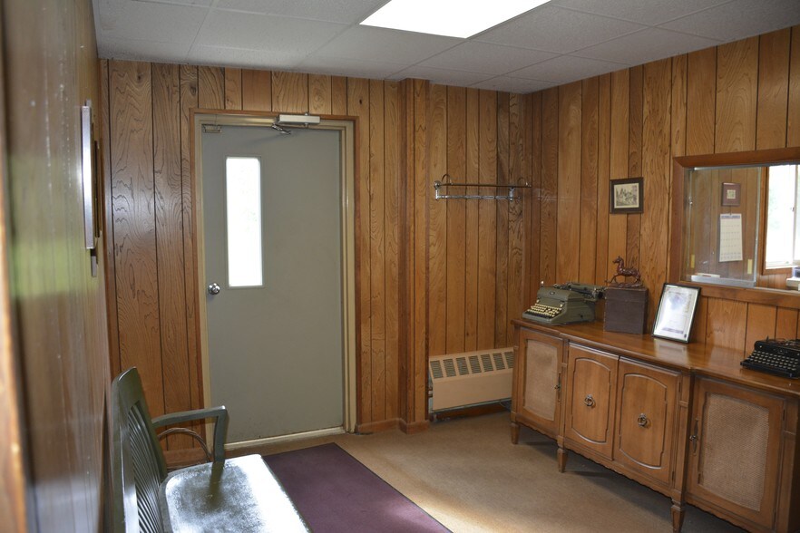 More Photos Of 63 Railroad Ave, Wallkill Warehouse For Lease