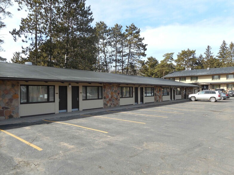 More Photos Of 325 Fire Monument Rd, Hinckley Hotel For Sale