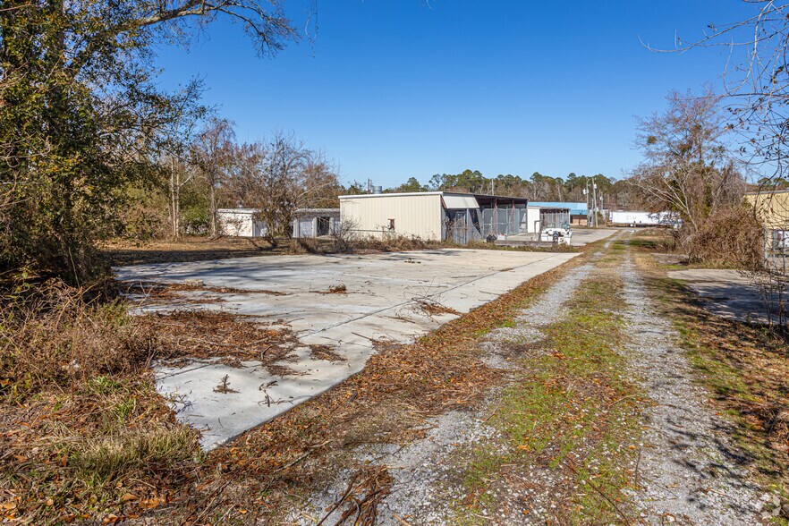 More Photos Of 2713 & 2717 15th Ave, Gulfport Light Distribution For Sale