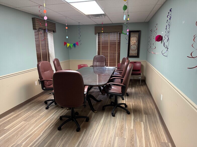 More Photos Of 727 Welsh Rd, Huntingdon Valley Medical For Sale