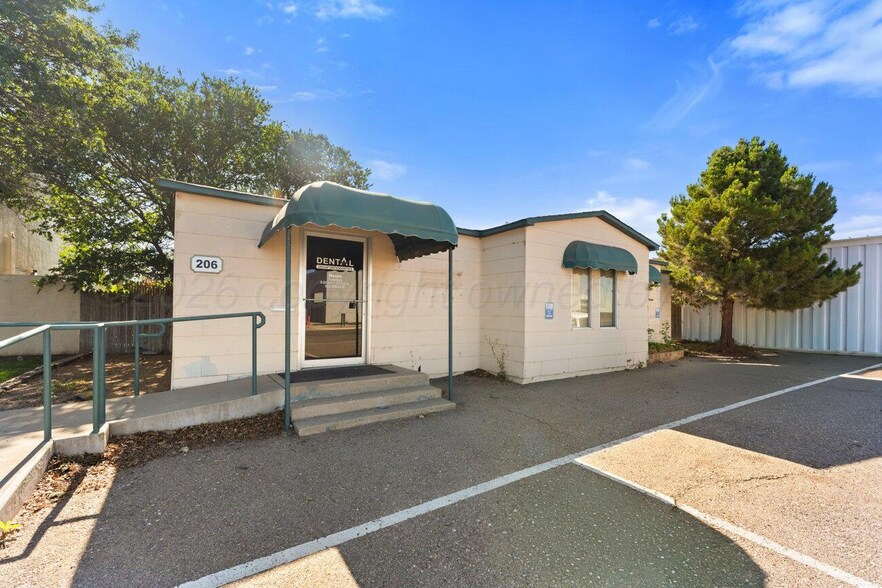 Primary Photo Of 206 S Bliss Ave, Dumas Office For Sale