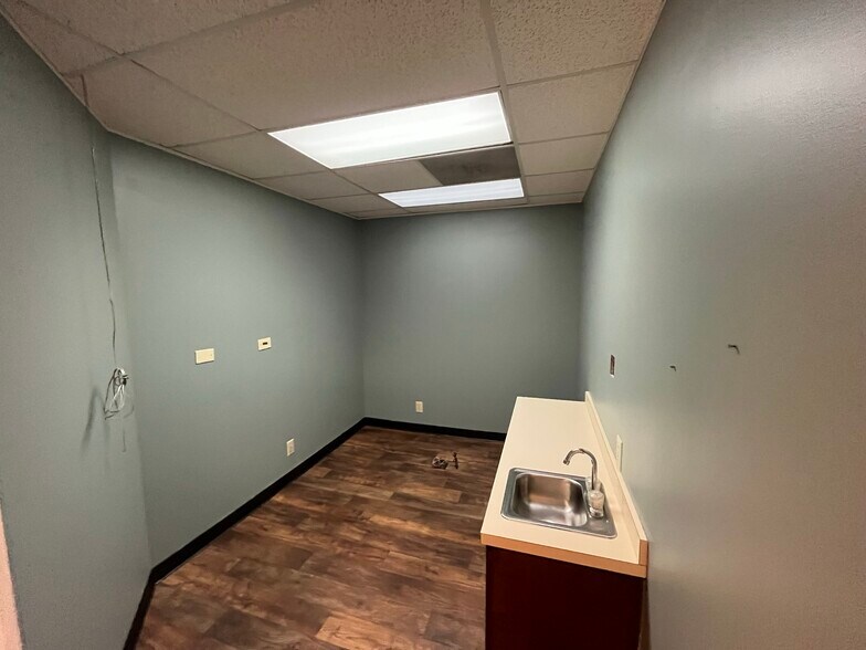 More Photos Of 2520 Windy Hill Rd SE, Marietta Medical For Lease