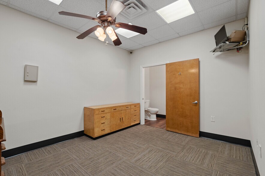 More Photos Of 3605 Interstate 30, Mesquite Medical For Lease