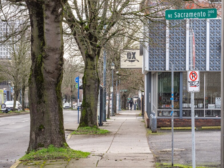 More Photos Of 317 NE Sacramento St, Portland Office For Sale